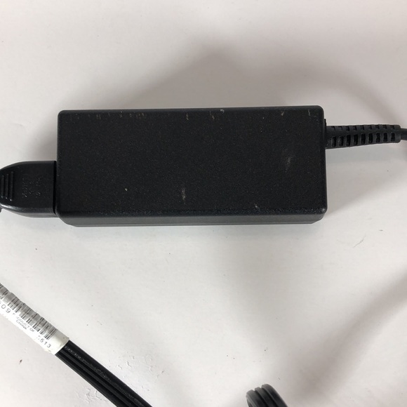 HP AC Adapter - Picture 2 of 3